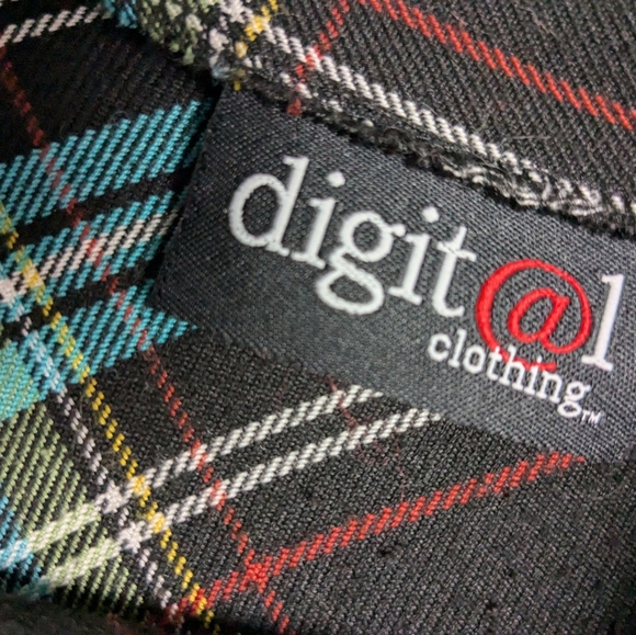 Black, Turquoise, Red and Yellow Pleated Kilt Size 9 - Picture 4 of 5